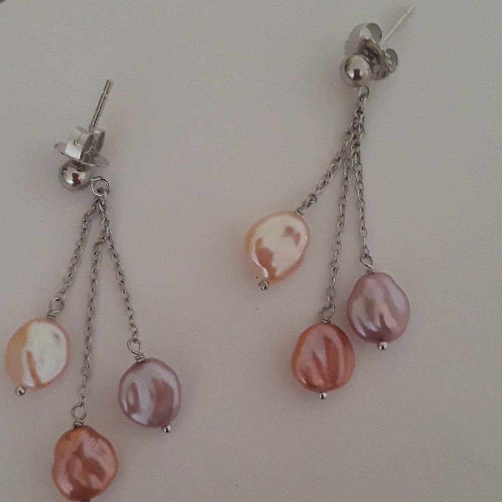 Earrings - Picture 2 of 4